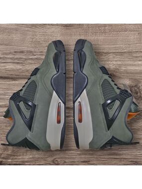 Air Jordan 4 Retro x Undefeated (2025) - Size 11